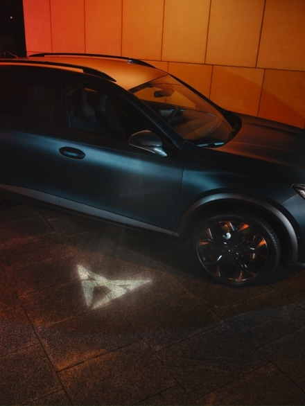   CUPRA Formentor VZ5 Magnetic Tech colour with logo